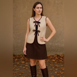 Commense Lace Up‎ Fleece Vest  Burgundy size S